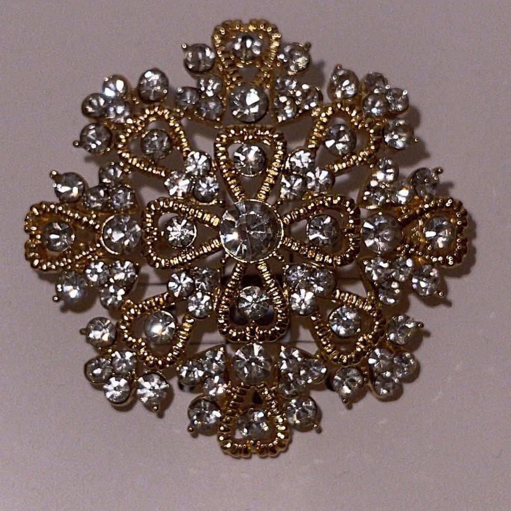 New not in box Charter Club flower crystal rhinestone gold tone brooch